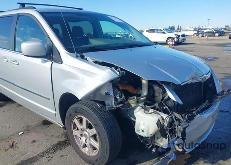 2010 Chrysler Town & Country Touring from USA, damaged, VIN 2A4RR5D10AR491720